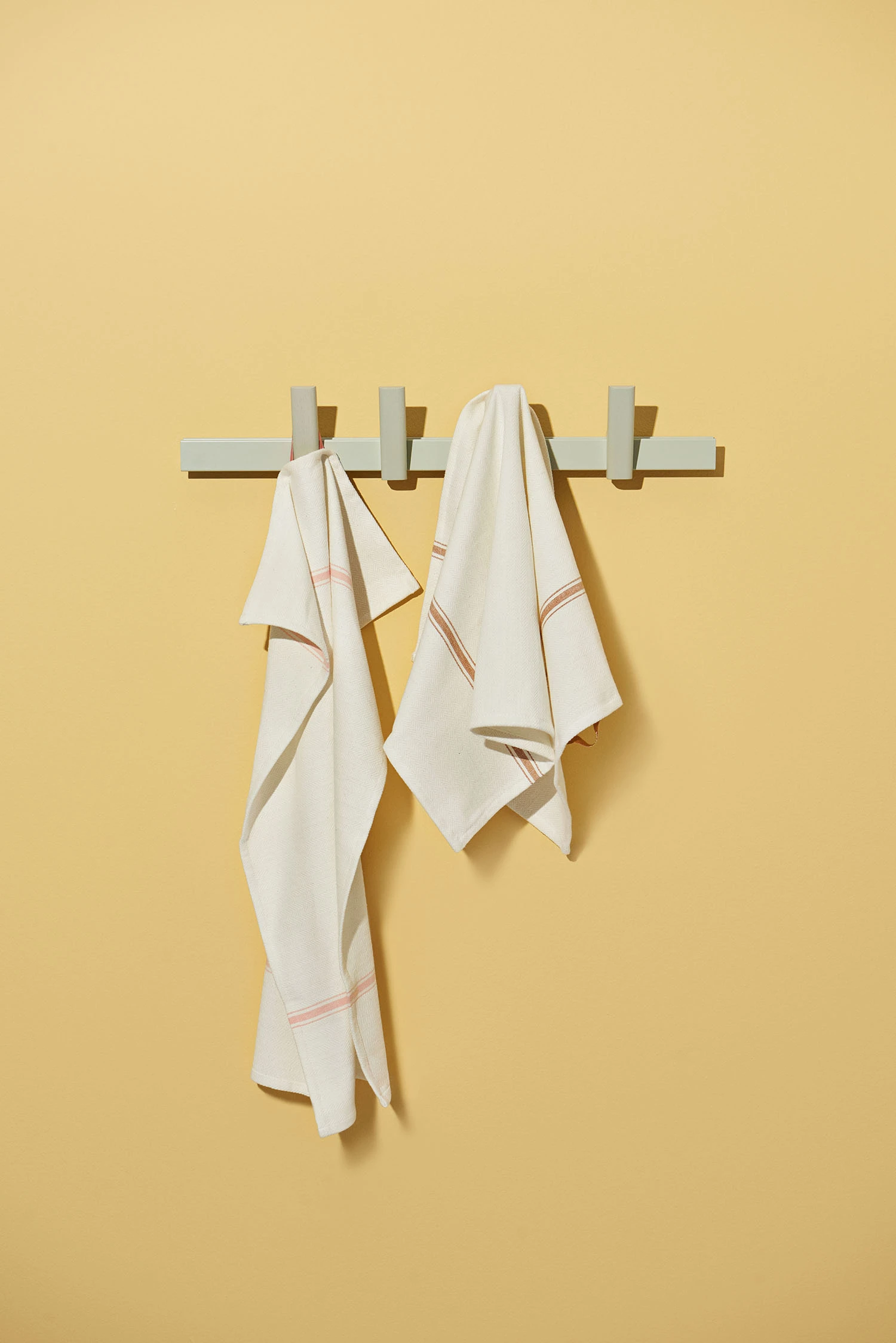 Top 10 π HAY Long Beam Coat Hanger π€© 4 HAY Long Beam Coat Hanger