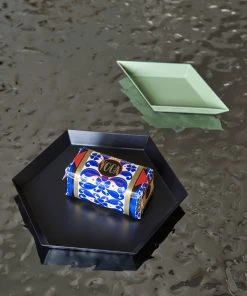 HAY vassoio kaleido in metallo