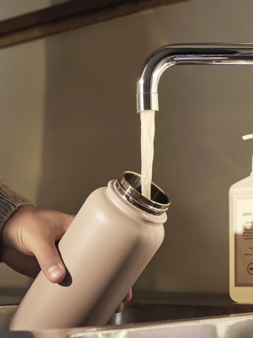 Brand new β¨ HAY Mono Thermal Bottle 0,9L - Capuccino π 7 HAY Mono Thermal Bottle 0,9L - Capuccino